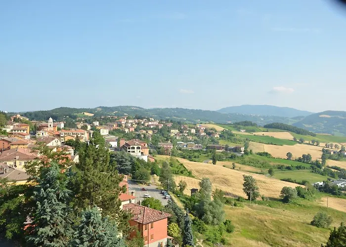 Pineta מלון Loiano